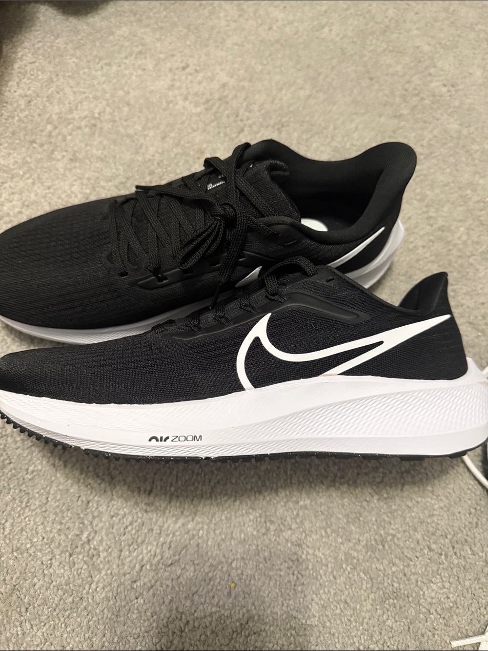 Nike Black and White Air Zoom Pegasus 39 Running Shoes NEW